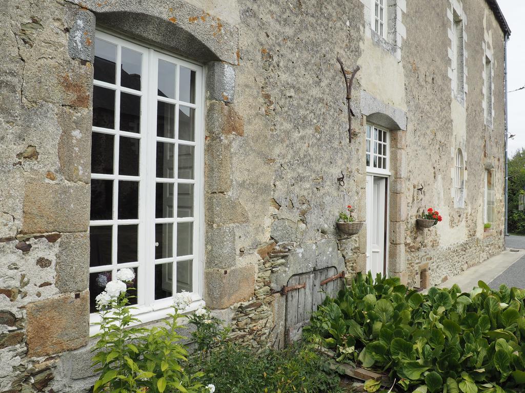 Les Grands-Aulnais Bed and Breakfast Cossé-le-Vivien Eksteriør billede